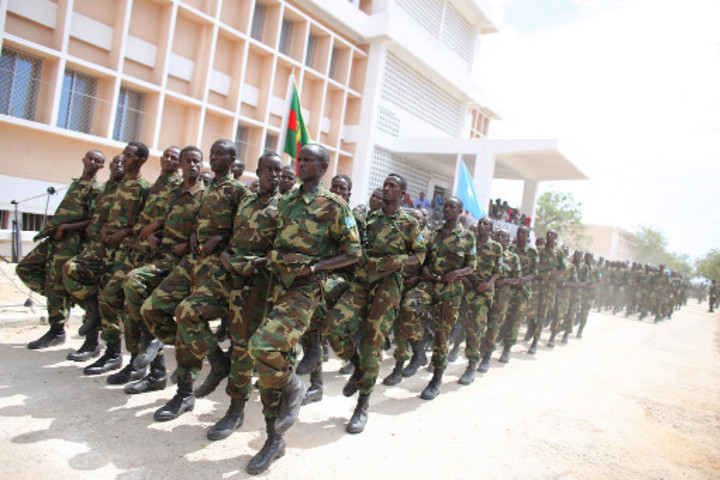 الخارجية: شحنة مساعدات عسكرية مصرية للجيش الصومالي بهدف دعم وبناء قدراته تصل إلى مقديشيو 1 somalia army soldiers1727114224