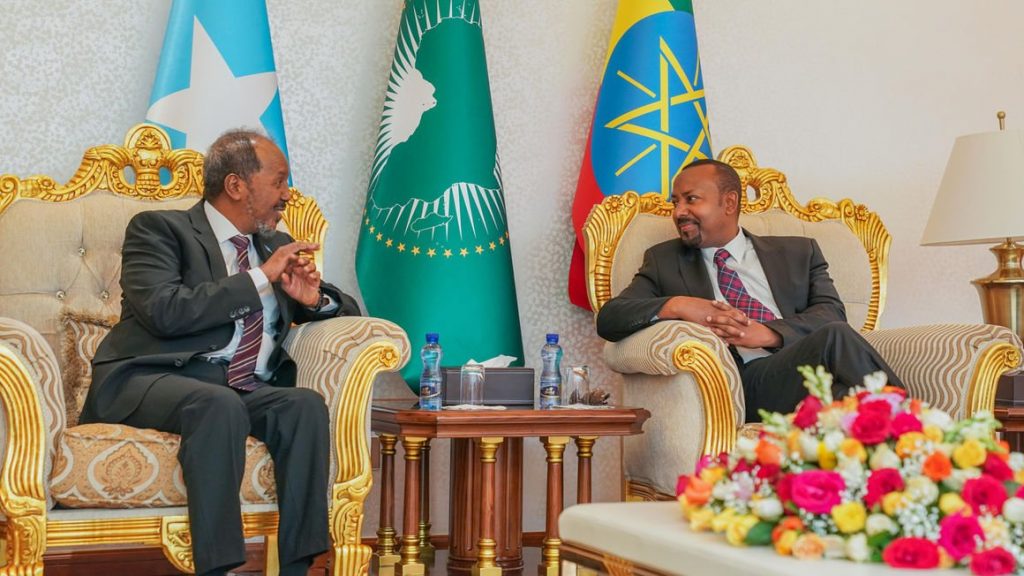 علماء الصومال يجددون استنكارهم للاعتداءات الإثيوبية 1 xasan iyo abiy1725830463