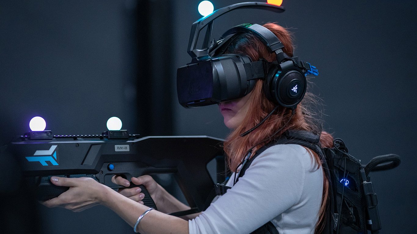 جلوبال 3:شركة ZERO LATENCY VR تَدخُل حِقبة جديدة مع 100 موقع حول العالم وأربعة ملايين لاعب يتخطون حدود الواقع 1 zero latency vr 141726637108
