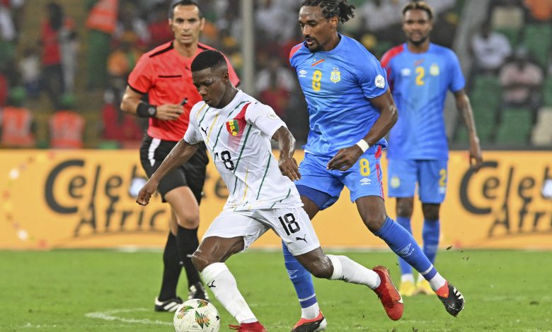 تصفيات الأمم الإفريقية: فوز الكونغو الديمقراطية على غينيا "1-0" وتعادل جنوب إفريقيا وأوغندا "2-2" 1 الكونغو وكينيا1725655083