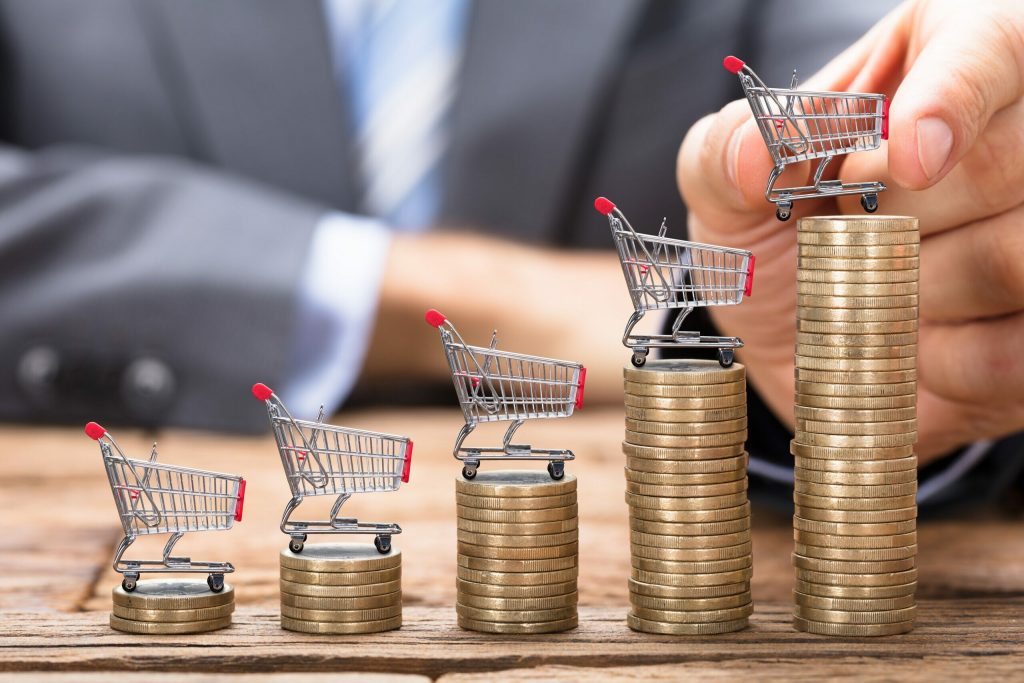 "الإحصاء": 2.3% ارتفاعا في معدل التضخم خلال سبتمبر الماضي 1 التضخم الاقتصادي أسباب ونتائج scaled 11728454564
