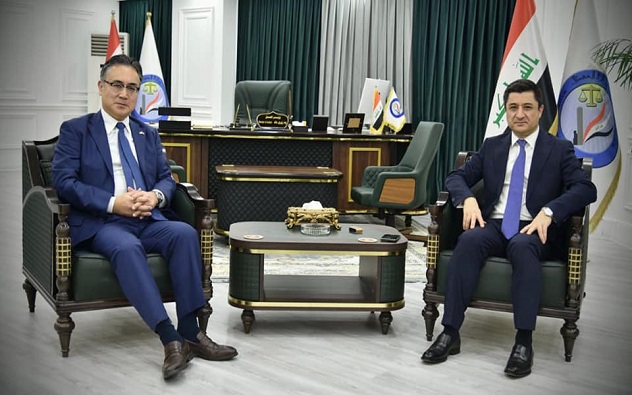 وزير العدل يبحث مع السفير الياباني لدى القاهرة سُبل تعزيز التعاون في المجالات القانونية والقضائية 1 101812023 320809866 687224069775372 6060215096792641536 n1729172343