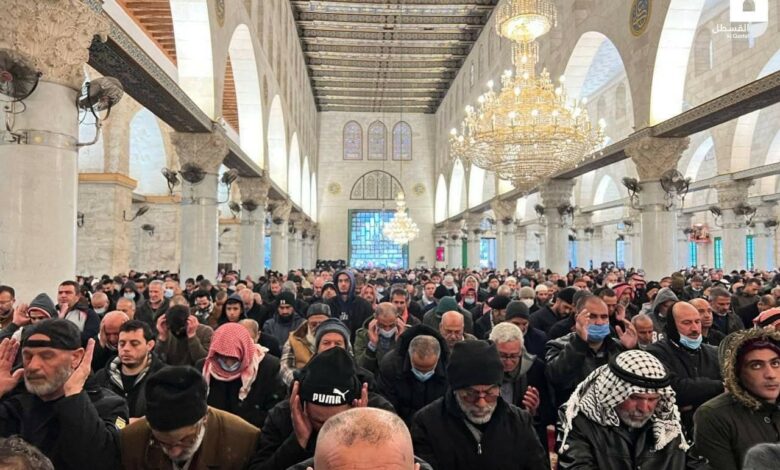 30 ألفا يؤدون صلاة الجمعة في المسجد الأقصى 1 138077 5791729853943