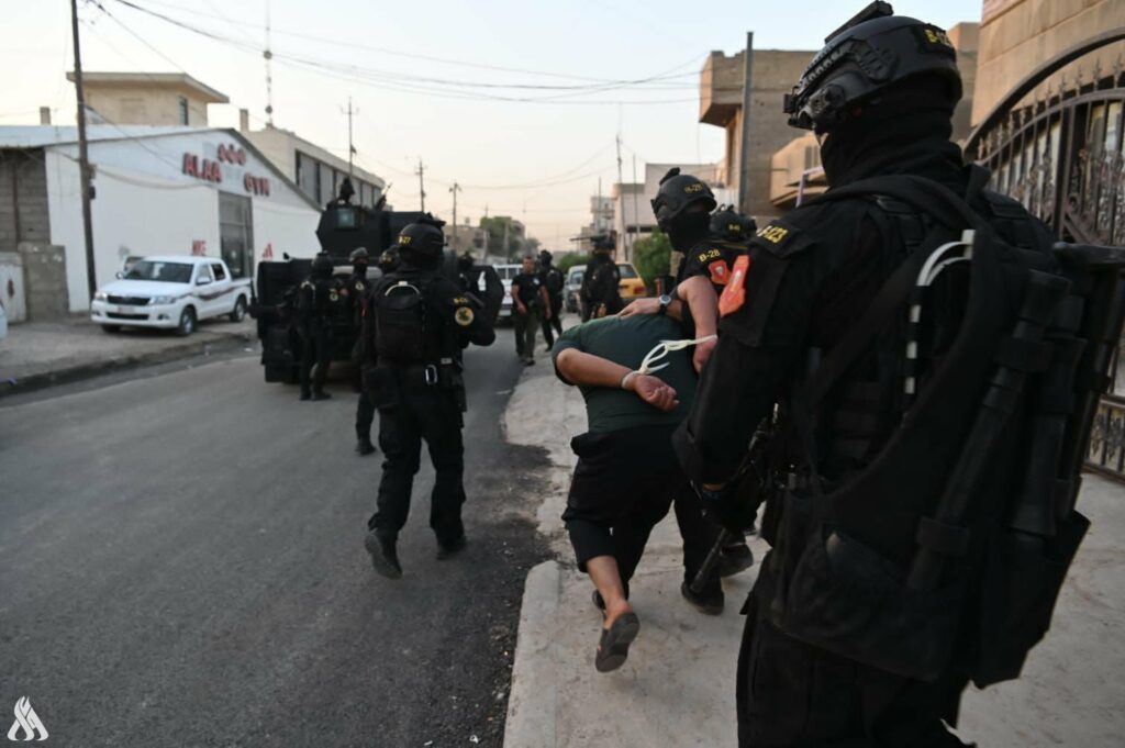 العراق: القبض على 5 إرهابيين في 4 مناطق عراقية مختلفة 1 15 71729508703