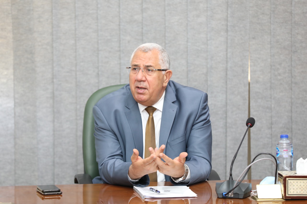 نائب وزير الزراعة يؤكد الحرص على استثمار العقول المبدعة والتكنولوجيا لمواجهة التحديات 1 19 2021 637594556005207101 5201730217844