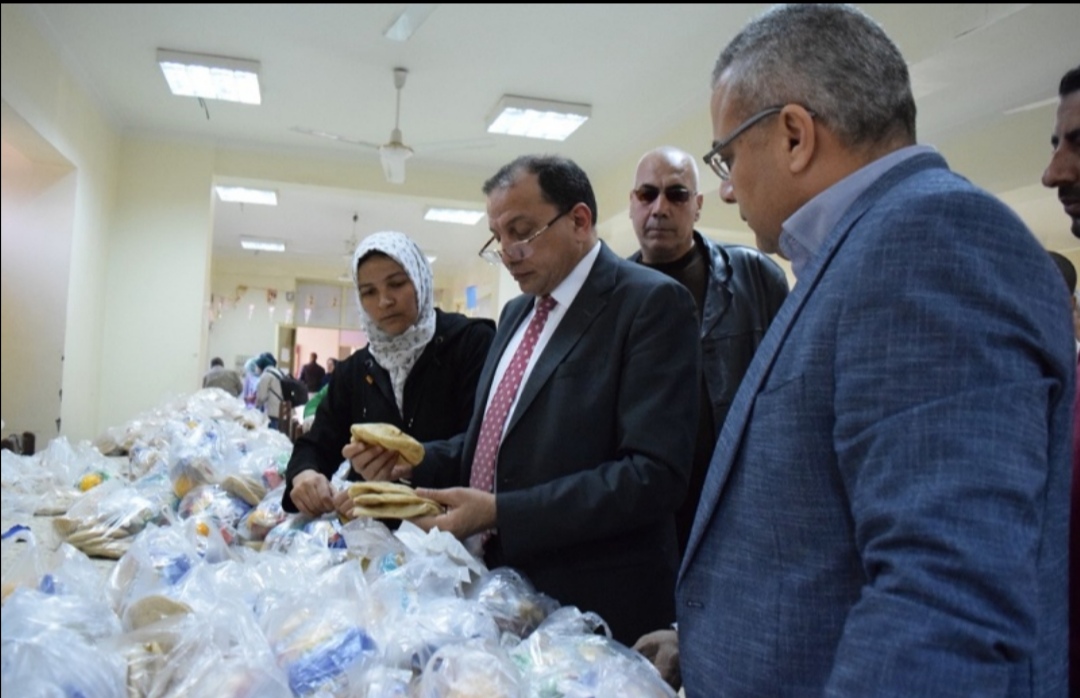 رئيس جامعة بنى سويف لـ أ ش أ : 110 آلاف طالب في 33 كلية ومعهد بالجامعة بتكلفة تتخطى الـ35 مليار جنيه 1 19 2022 638064677925013089 5011728970083
