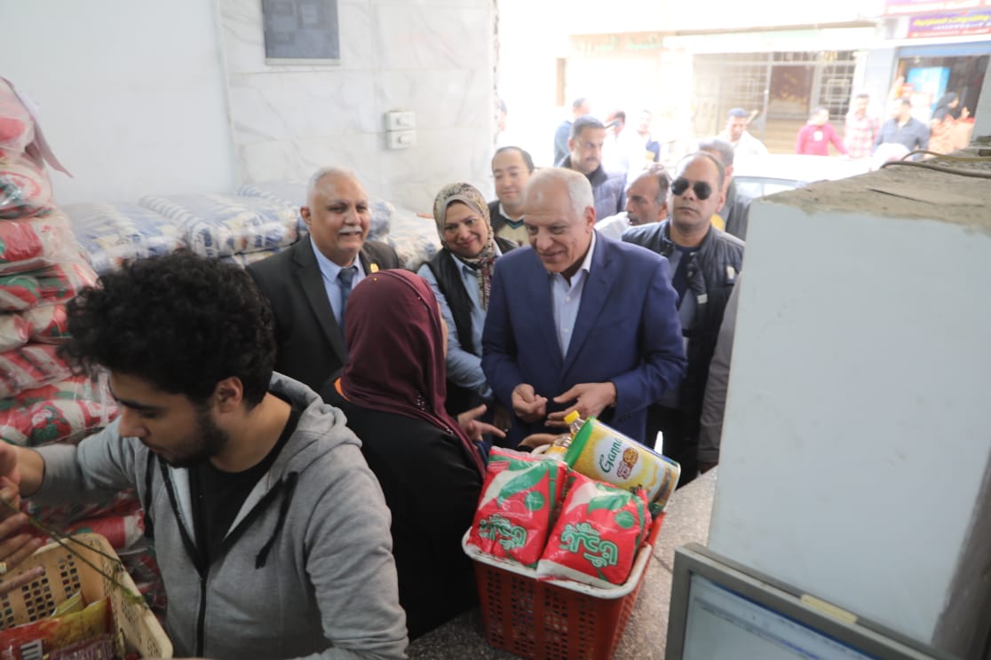 محافظ الجيزة: إنشاء منافذ سلعية لعرض وبيع منتجات وزارة الزراعة تغطي قطاعات للمحافظة 1 19 2023 638136198956591202 6591729015923