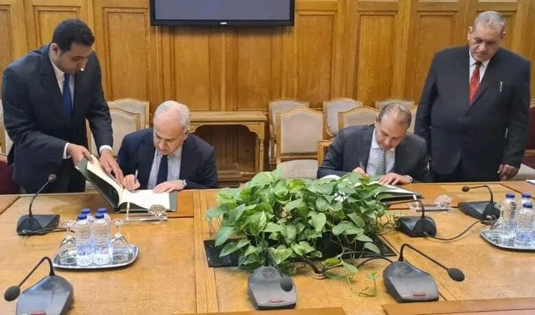 معلومات الوزراء يوقع مذكرة تفاهم مع جامعة الدول العربية في مجالات التوثيق الاستراتيجي والتحول الرقمي 1 19 2023 638137278201137183 1131729172223