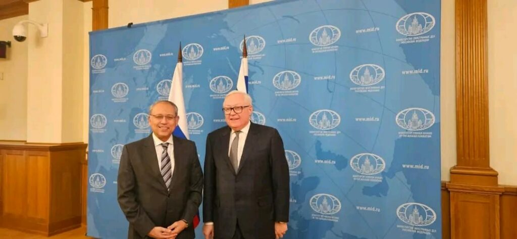 الممثل الشخصي لرئيس الجمهورية يرأس وفد مصر إلى روسيا للإعداد لقمة "البريكس" 1 19 2024 638456759486207049 6201729067343