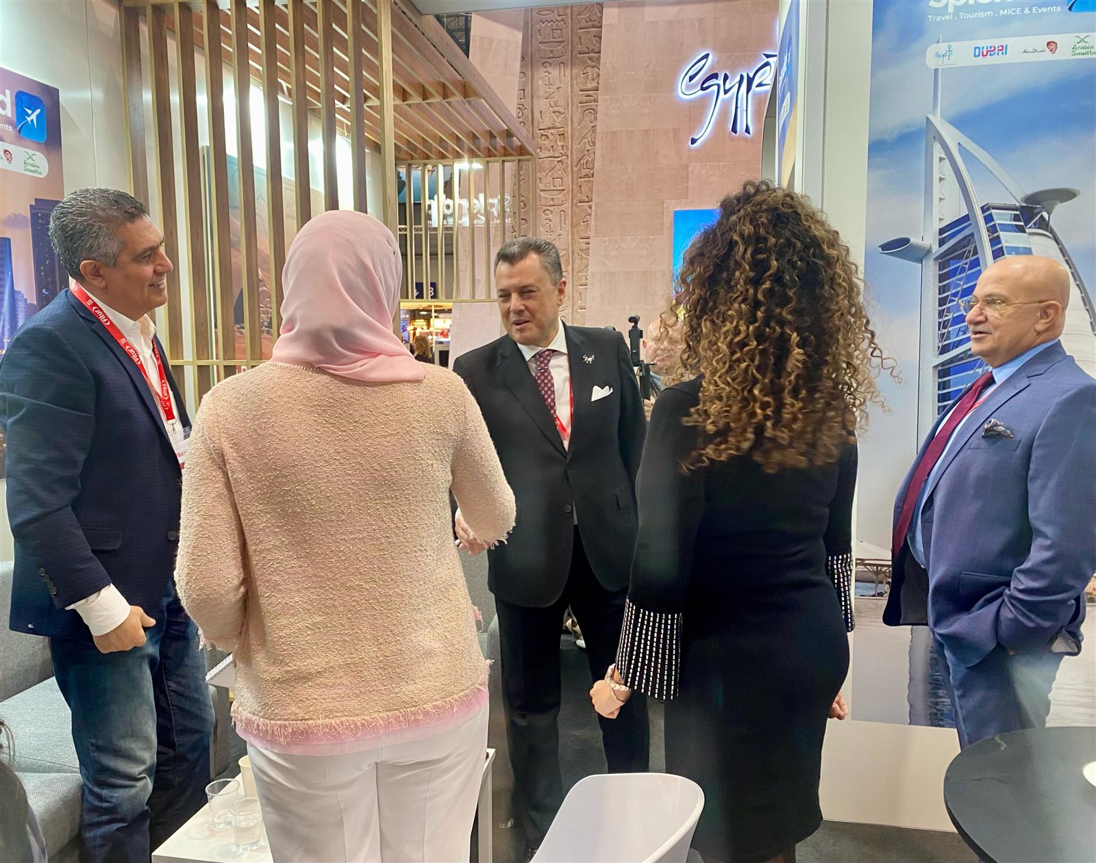 وزير السياحة يفتتح الجناح المصري بمعرض سياحي دولي بالصين .. ويعقد لقاءات مع وسائل إعلام دولية 1 201729274283