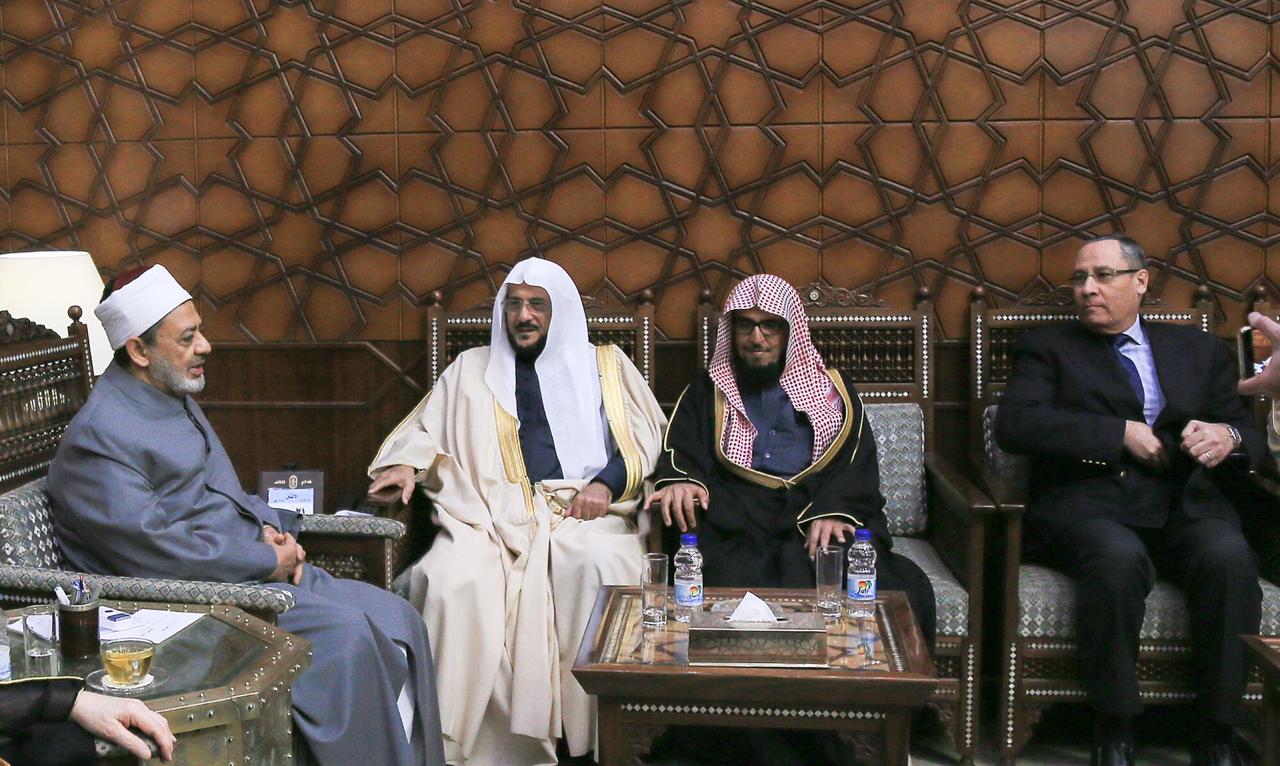 وكيل الأزهر يبحث مع وزير الشئون الإسلامية بالسعودية الموضوعات ذات الاهتمام المشترك 1 2019 636836828230027995 21729775643