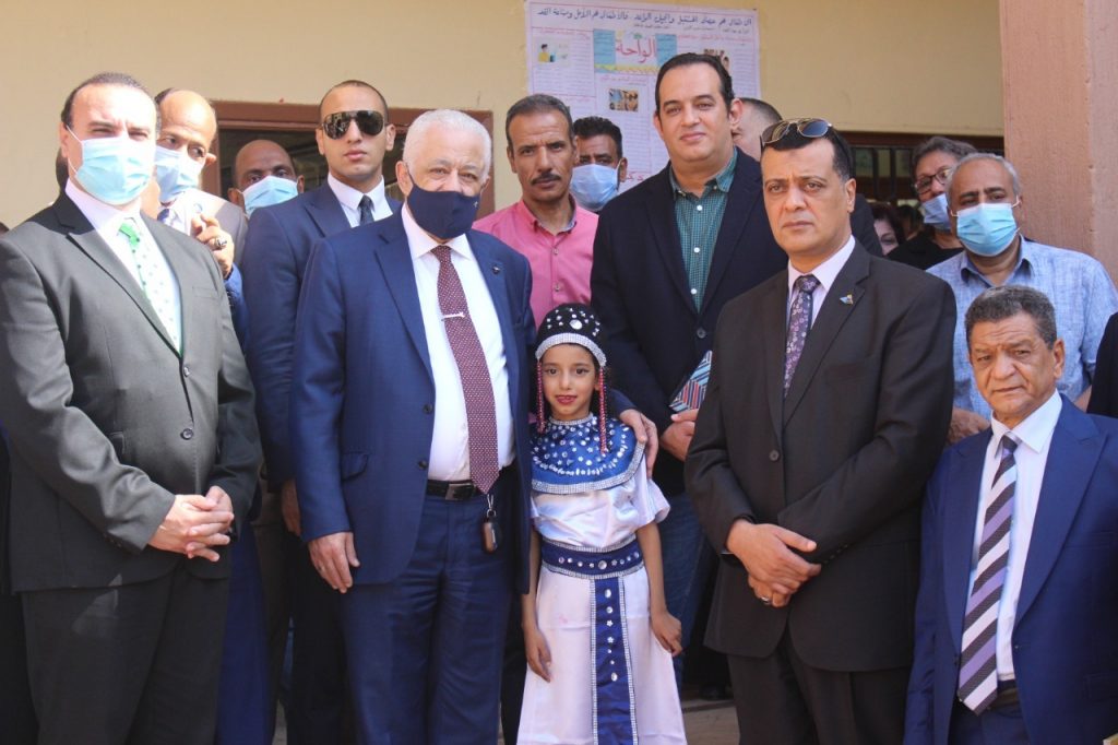 رئيس الوزراء يزور مدرسة وادي الملكات الابتدائية المشتركة بمدينة الأقصر 1 2021 637734435718279228 8271728559804