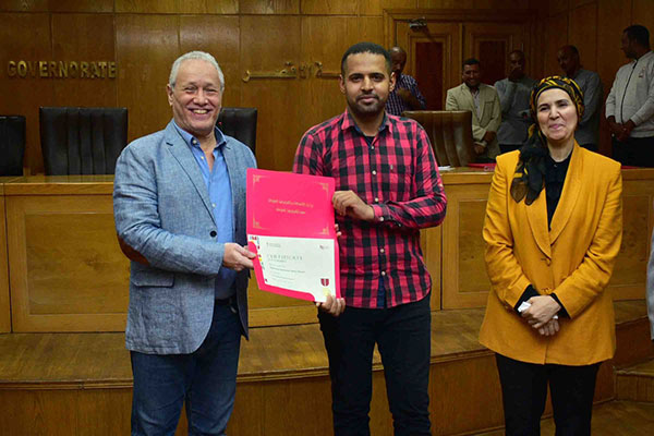 محافظ القاهرة يشهد تسليم شهادات انتهاء تدريب 169 متدربا ضمن مبادرة "مستقبلك .. وظيفتك" 1 2022 638047093016444401 6441728417309