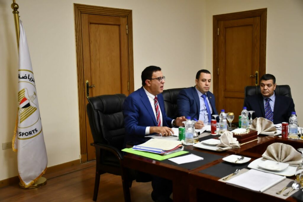 وزير الشباب يبحث مع مستثمرين الفرص الاستثمارية في محافظة البحر الأحمر 1 2022 638065693033244445 3241729366623