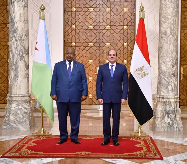 الرئيس السيسي ونظيره الجيبوتي يؤكدان مواصلة العمل المشترك لتعزيز التعاون بين دول الإقليم 1 2022 2 7 17 32 45 3071730299443