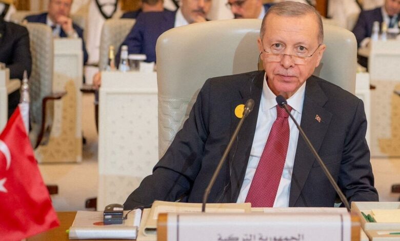 خلال اجتماع مع المستشار الألماني.. أردوغان يتهم إسرائيل بارتكاب إبادة جماعية في قطاع غزة 1 2023 11 11T134741Z 201568346 RC21B4A83JH4 RTRMADP 3 ISRAEL PALESTINIANS SUMMIT TURKEY1729359602