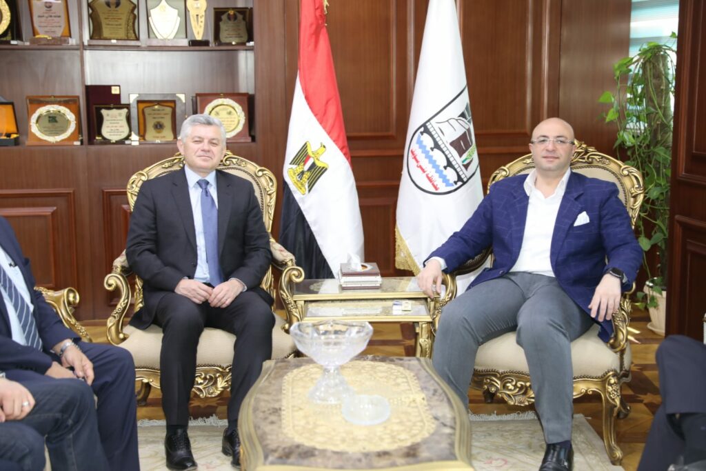 محافظ بني سويف يبحث مع مجموعة "تيتان" دعم منظومة المخلفات والقطاع الصحي 1 2023 638211363713576295 3571730295422