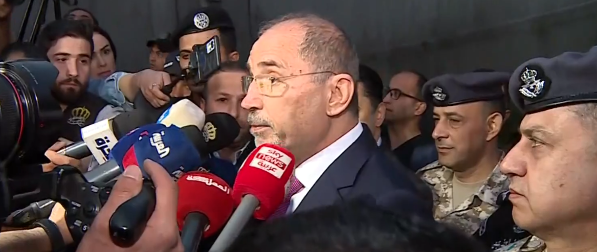 الصفدي : تمت إعادة العدد الأكبر من الأردنيين الموجودين في لبنان وهناك من يريد البقاء 1 2023 04 25 07 36 271728324123