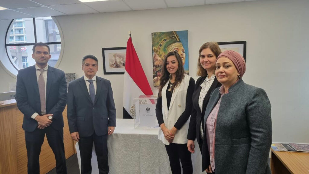 مولدوفا: بدء التصويت بالانتخابات الرئاسية والاستفتاء على عضوية الاتحاد الأوروبي 1 2559561729405564