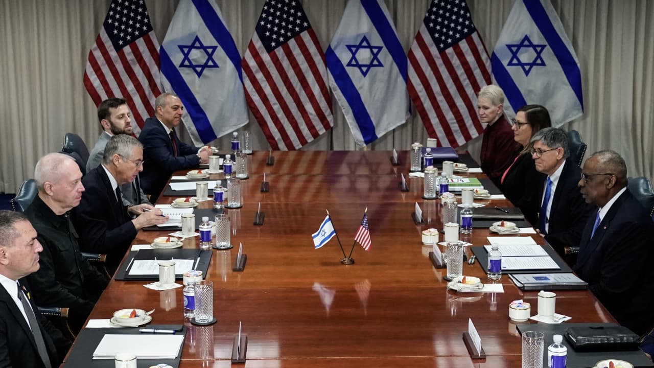 وزير الدفاع الأمريكي يبحث هاتفيا مع نظيره الإسرائيلي سبل التهدئة بالمنطقة ودعم الحل الدبلوماسي بلبنان 1 2778271730183883
