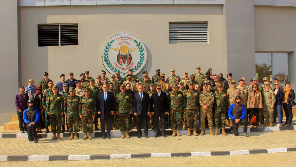 القوات المسلحة تنظم زيارة لعدد من طلبة الأكاديمية العربية للعلوم والتكنولوجيا والنقل البحري لقيادة قوات المظلات 1 331730297463