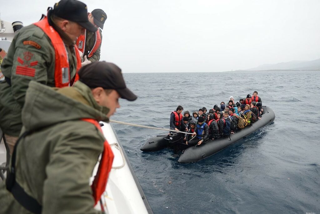 خفر السواحل التركي ينقذ 30 مهاجرا غير شرعي في بحر إيجة 1 3328543 15805499811730184064