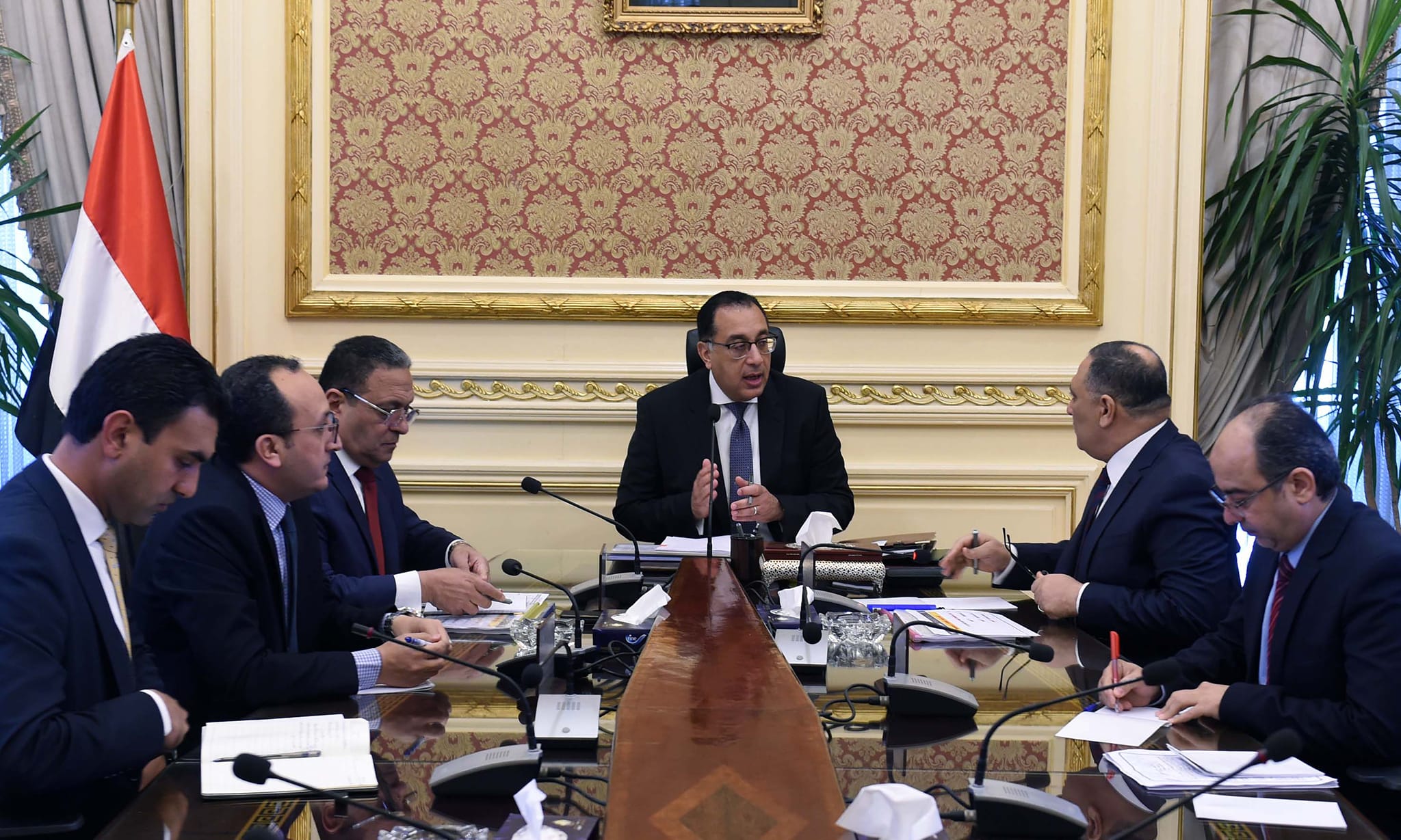رئيس الوزراء: بتوجيهات رئاسية.. الحكومة تتبنى سياسات لمواجهة التحديات الإقليمية والدولية المتلاحقة 1 341832086 204320825647914 6410031485309678587 n1727771351