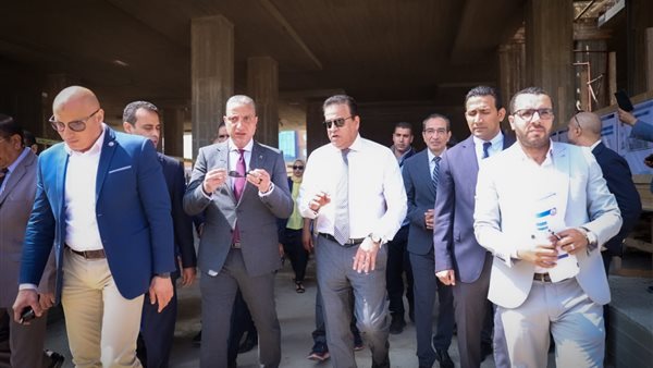 وزير الصحة يتفقد مشروع إنشاء "العين السخنة للطوارئ" ويوجه بسرعة دخول المستشفي الخدمة 1 4001729944964
