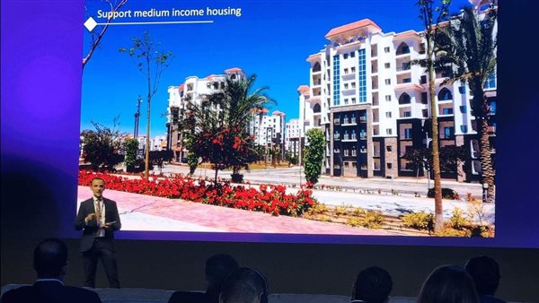 مساعد وزير الإسكان يتفقد الاستعدادات اللوجيستية الجارية بمركز المنارة للمؤتمرات الدولية لاستضافة المنتدى الحضري العالمي 1 4741730109245