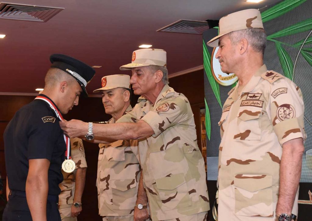 الفريق أحمد خليفة يلتقي قائد قوات الدفاع الشعبية بدولة أوغندا 1 5551727860323
