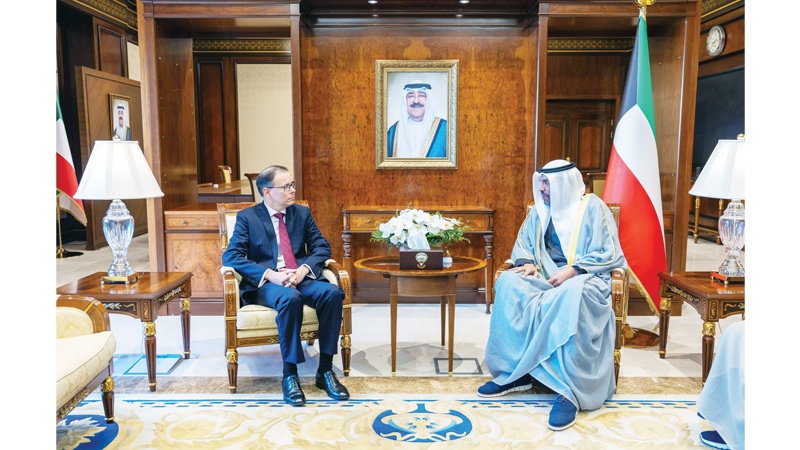 سفير إيران لدى الكويت:علاقاتنا مع الكويت تستند إلى الجيرة والقواسم المشتركة العديدة في مختلف المجالات 1 8871661729516509