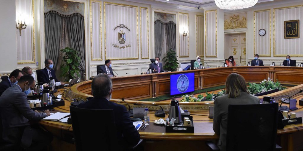 رئيس الوزراء يتابع تشغيل منظومة التأمين الصحي الشامل بالأقصر ..ويتفقد مجمع الأقصر الطبي الدولي 1 9 9 2021 16 56 28 GomhuriaOnline 5516311993881728559563