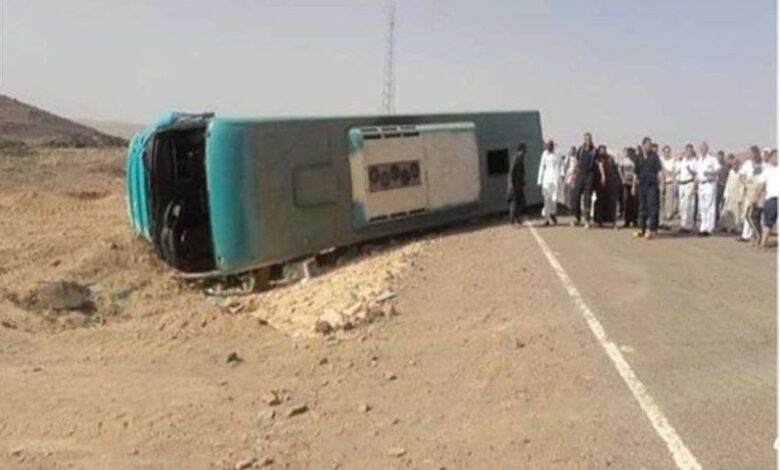 الصحة: مصرع 7 وإصابة 25 آخرين في حادث انقلاب أتوبيس بطريق العين السخنة 1 Capture1728926283