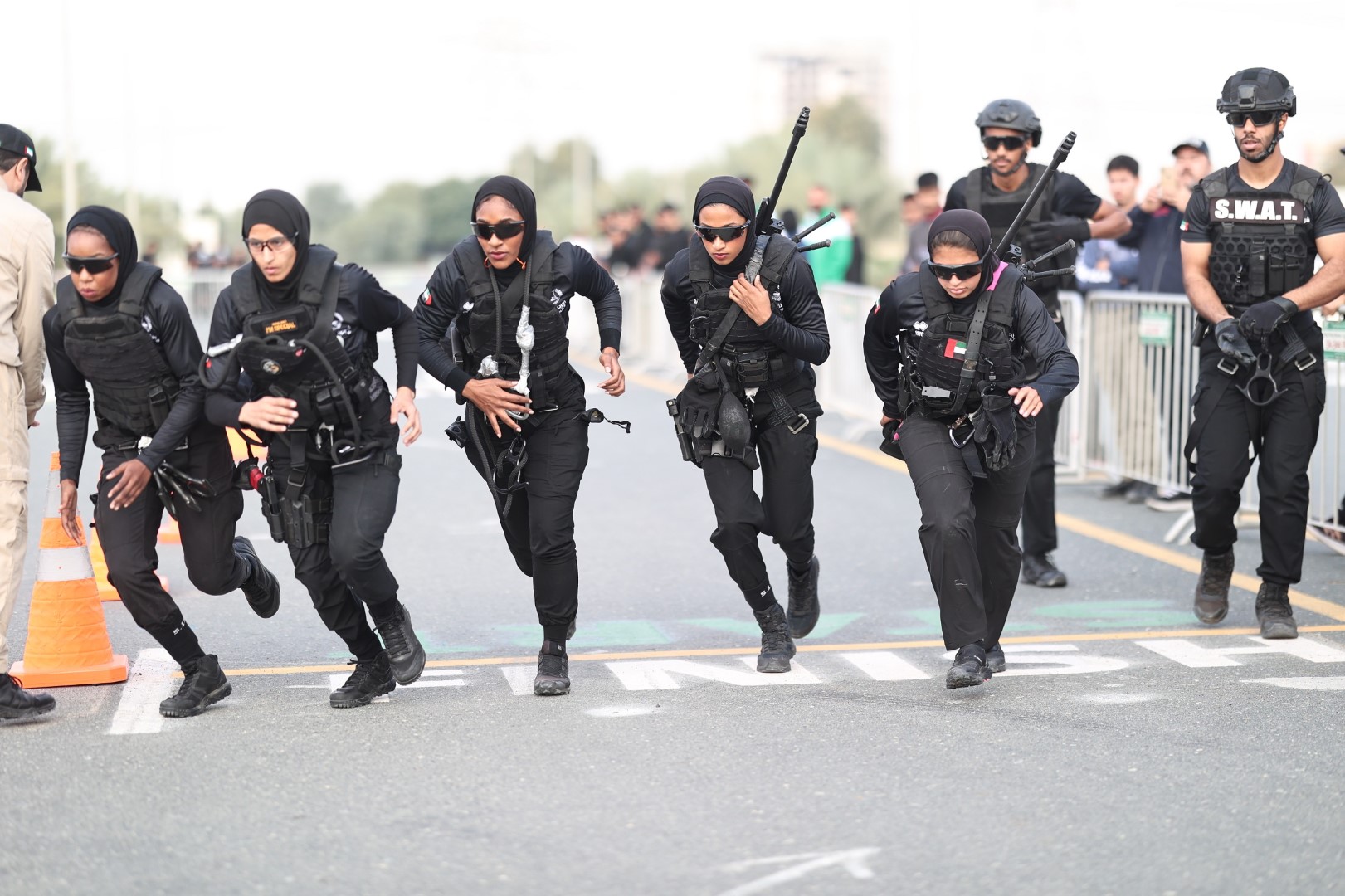 جلوبال (8): أول فريق نسائي من مفتشي البيئة في المملكة يتمم الدورية رقم 5000 في محمية الأمير محمد بن سلمان الملكية 1 Dubai Police Reveals First All Women SWAT Team 21727971985