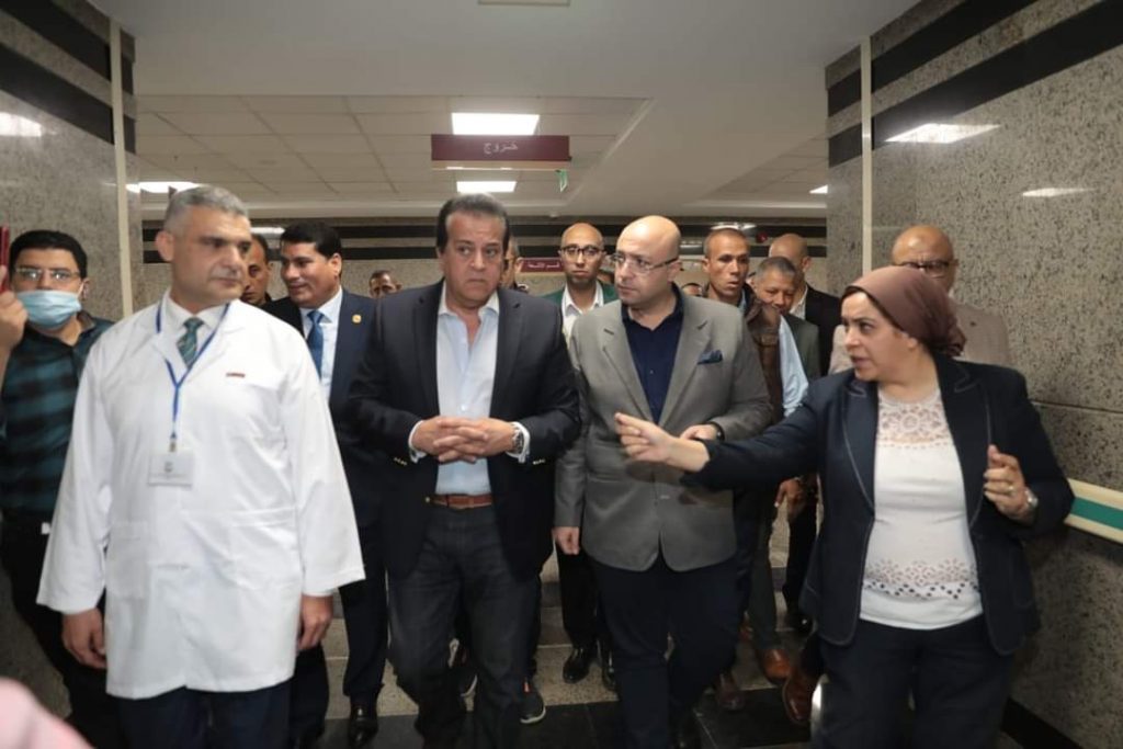 محافظ بني سويف يبحث البدء في تقنين وضع العيادات والمراكز الطبية الخاصة 1 FB IMG 1667645843585 11727889244