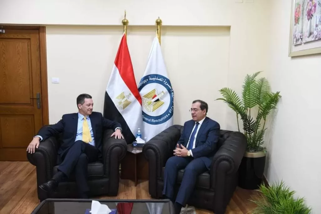 وزير البترول يبحث مع "إكسون موبيل" تكثيف البحث عن الغاز وفرص الاستثمار الجديدة 1 FB IMG 1697401640791 jpg1727887625