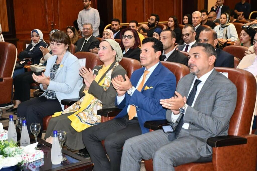 وزير الشباب والرياضة يشهد انطلاق فعاليات مؤتمر تمكين النائبات في ظل الجمهورية الجديدة 1 FgBd6uAXEBY1Rha1728931143