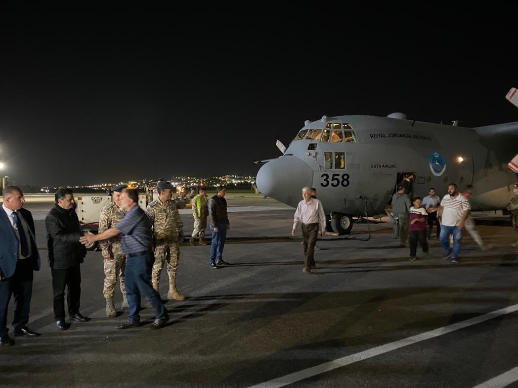 الخارجية الأردنية: إجلاء 44 مواطنًا من لبنان عبر طائرة عسكرية تابعة لسلاح الجو الملكي 1 Fu GVfJWAA0yzqP1728318123