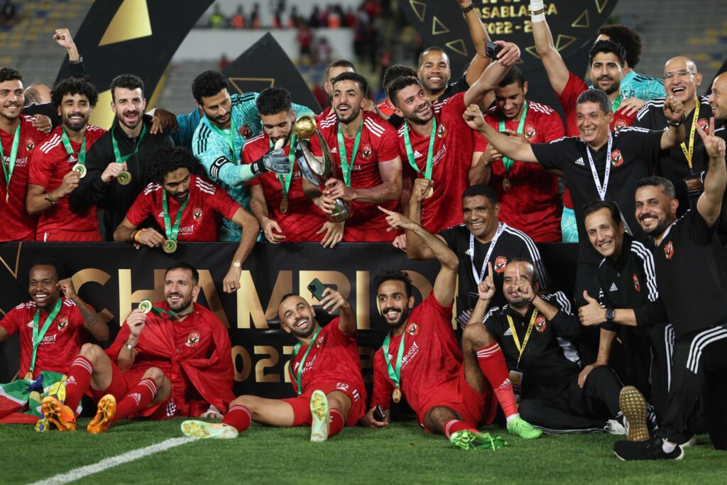 الأهلي يتوج ببطولة إفريقيا للأندية أبطال الدوري لكرة اليد للرجال 1 FyYREDaWIAEiDQW1729367403