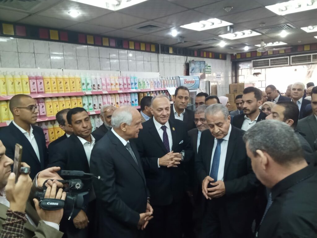 وزير التموين: اتخذنا مجموعة من الخطوات العاجلة لضبط منظومة السلع التموينية وتأمين احتياجات المواطنين 1 IMG 20221105 WA00271729508283