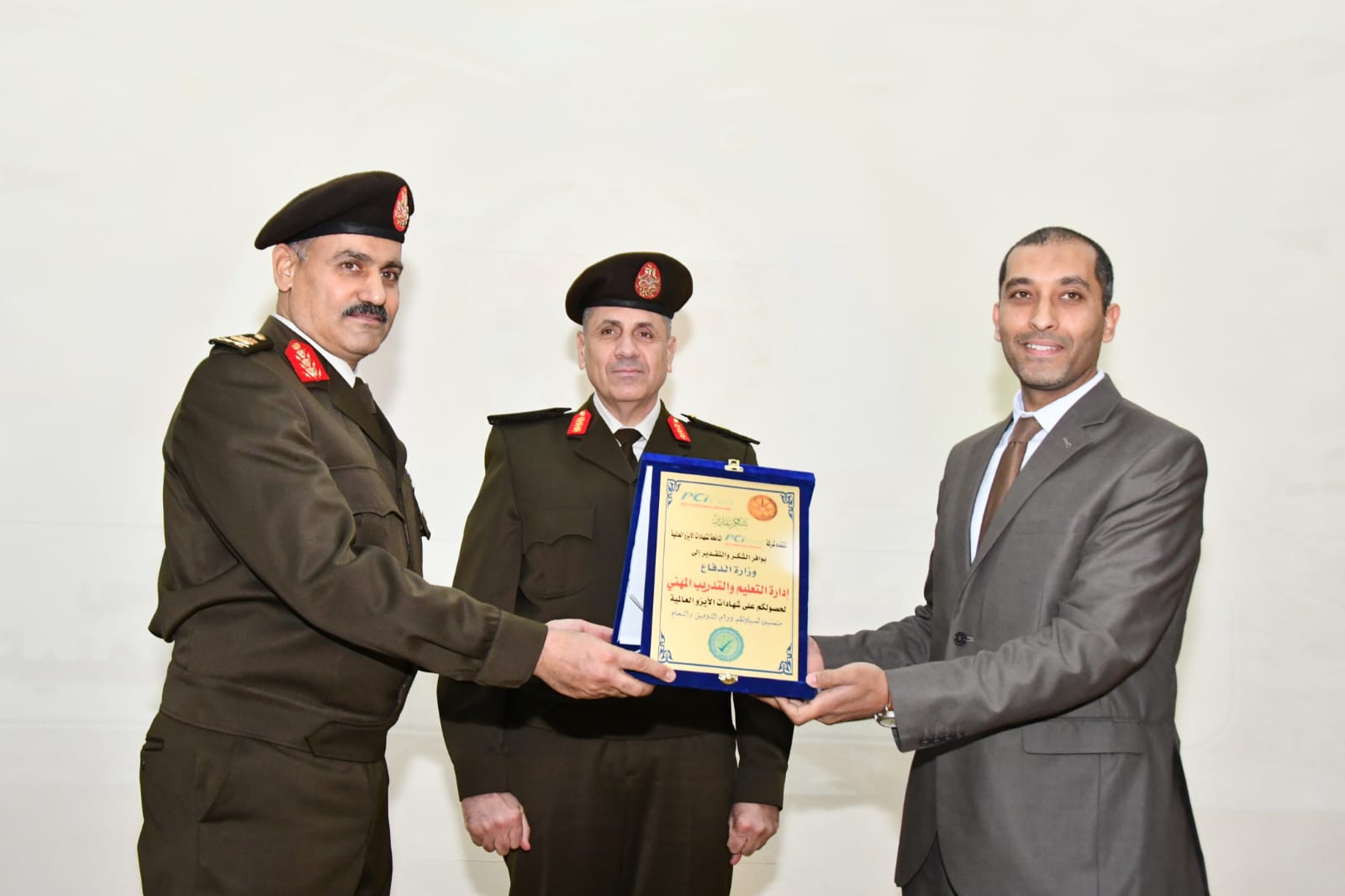 إدارة التعليم والتدريب المهني للقوات المسلحة تحصل على "الأيزو" بجودة التعليم والسلامة والصحة المهنية ونظم الإدارة 1 IMG 20230406 WA00001729755124