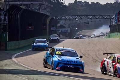 جلوبال (12): تتويج على المنصة: فريق Lynk & Co Cyan Racing يفوز في السباق في تشوتشو 1 Lynk Co Cyan Racing achieves podium finishes Brazil1729701605