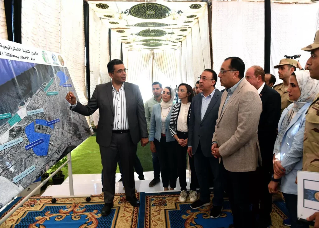 رئيس الوزراء يبدأ جولة تفقدية لعدد من المشروعات الخدمية بمحافظة المينا 1 VvE1SmEg 1685784452 401 263077 343564208 1711330159300044 291150253135245657 n jpg1729324683