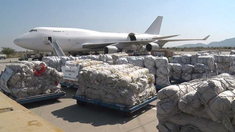 باكستان ترسل 200 طن مساعدات إنسانية إلى المتضررين في غزة ولبنان 1 avion 411730068503