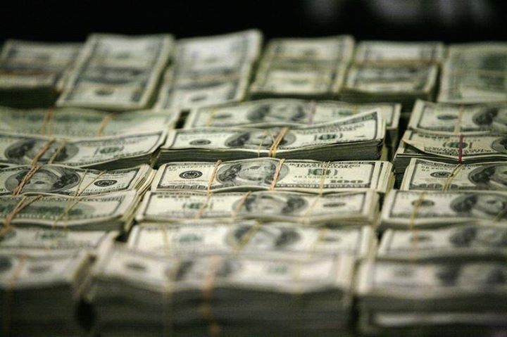 الدولار يرتفع لأعلى مستوى منذ يوليو الماضي 1 e79b12433b5910514234388d9448ea831729672323