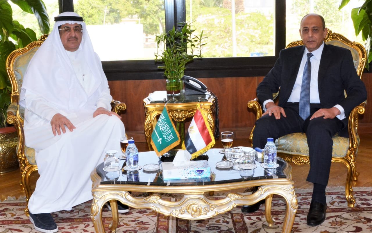 وزير الطيران المدني يبحث مع وزير الدولة وعضو مجلس الوزراء السعودي تعزيز سُبل العمل المشترك 1 elaosboa483761728122044