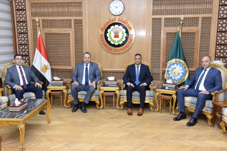 محافظ الدقهلية يؤكد ضرورة دعم وتطوير الاقتصاد الوطني ودفع عجلة الإنتاج بكافة السبل المتاحة 1