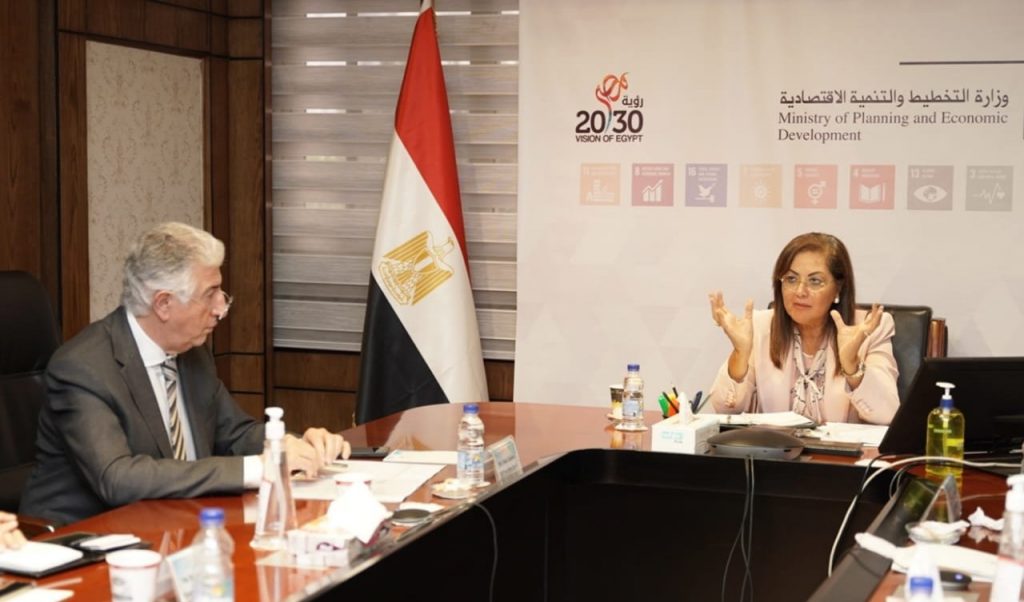 وزيرة التخطيط والتعاون الدولي : مبادرة بريدج تاون تؤكد ضرورة إعادة هيكلة المؤسسات المالية الدولية 1 khaligyoun785941728459491