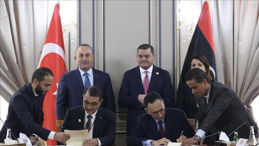 وزيرالبترول: مذكرات التفاهم الأربعة تستهدف استكشاف وإنتاج وتنمية حقول البترول والغاز الطبيعي 1 postQueueImg 641729690624