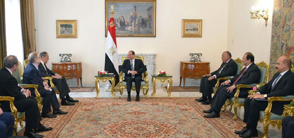 الرئيس السيسي يؤكد ترحيب مصر باستمرار التشاور والتنسيق مع جنوب أفريقيا على جميع المستويات 1 04f48c00 2a3b 4031 b452 a9b886451f7c1731581824